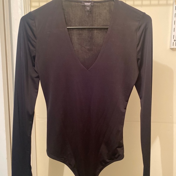 Express Black V-Neck Long Sleeve Body Contour Bodysuit - Picture 1 of 3